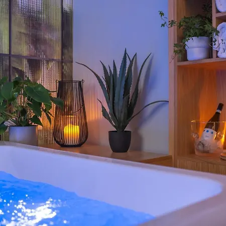 Archè Design Rooms&suites Affittacamere 2*